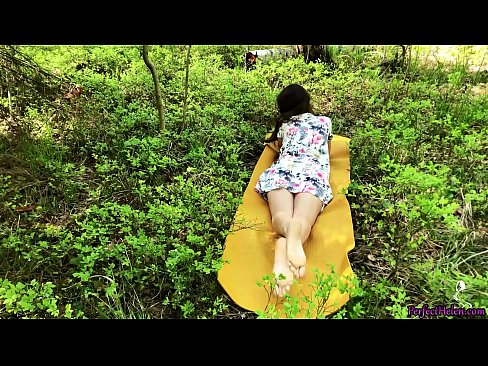 ❤️ Stranger on Tinder Masturbates My Pussy and Fucks Passionately in the woods (En främling på Tinder onanerar min fitta och knullar passionerat i skogen) ❤️❌ Pornvideo at porn sv.pornohdmega.ru ☑