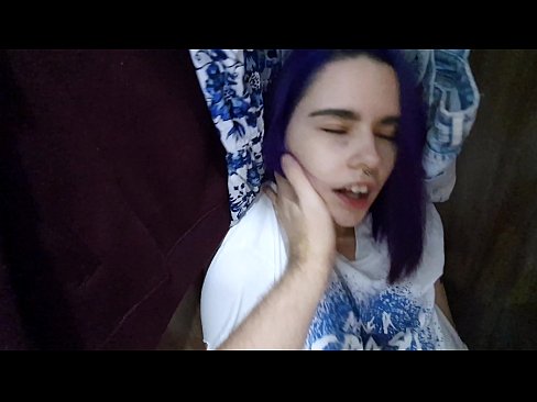 ❤️ Hittade min syster i garderoben och hjälpte henne att komma ❤️❌ Pornvideo at porn sv.pornohdmega.ru ☑